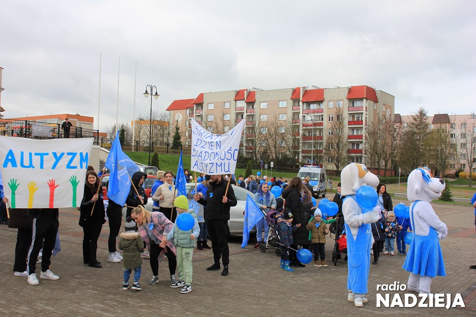 Łomża: “Niebieski Marsz” przeszedł ulicami miasta