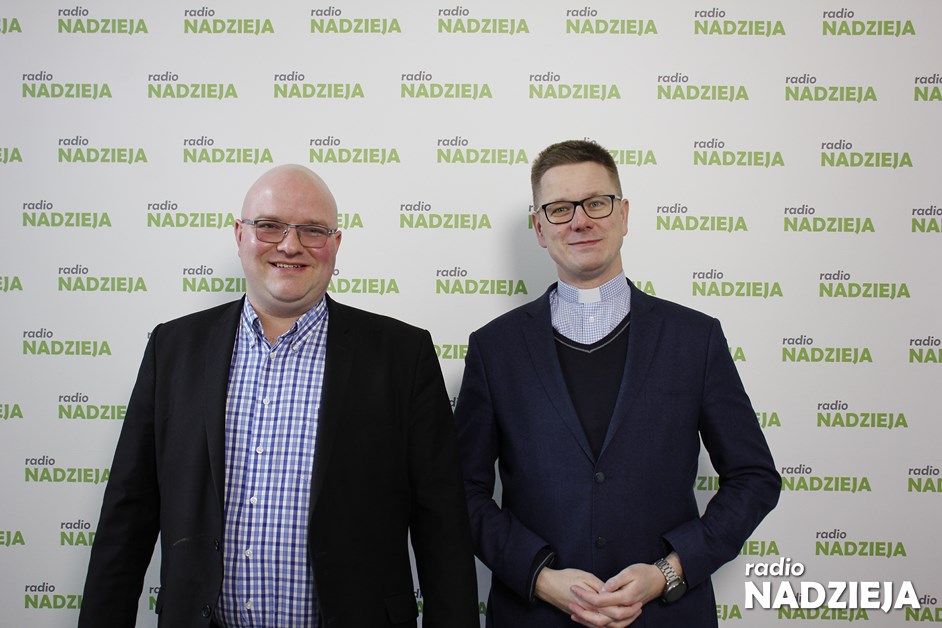 2024-04-16 Ksiądz Mateusz Gąsowski i Karol Cuch – Grupa Teatralna Dolina Miłosierdzia