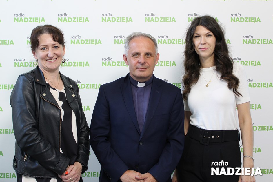 ks. Jacek Czaplicki, Urszula Gumińska i Milena Tomczyńska