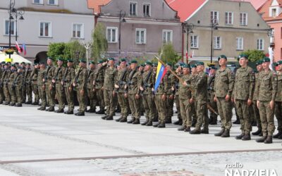 Łomża: Żołnierze złożyli przysięgę na Starym Rynku