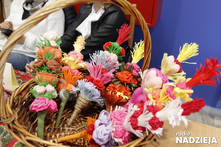 2025-04-11 Kiermasz wielkanocny w siedzibie Starostwa Powiatowego w Łomży (16) (Kopiowanie)