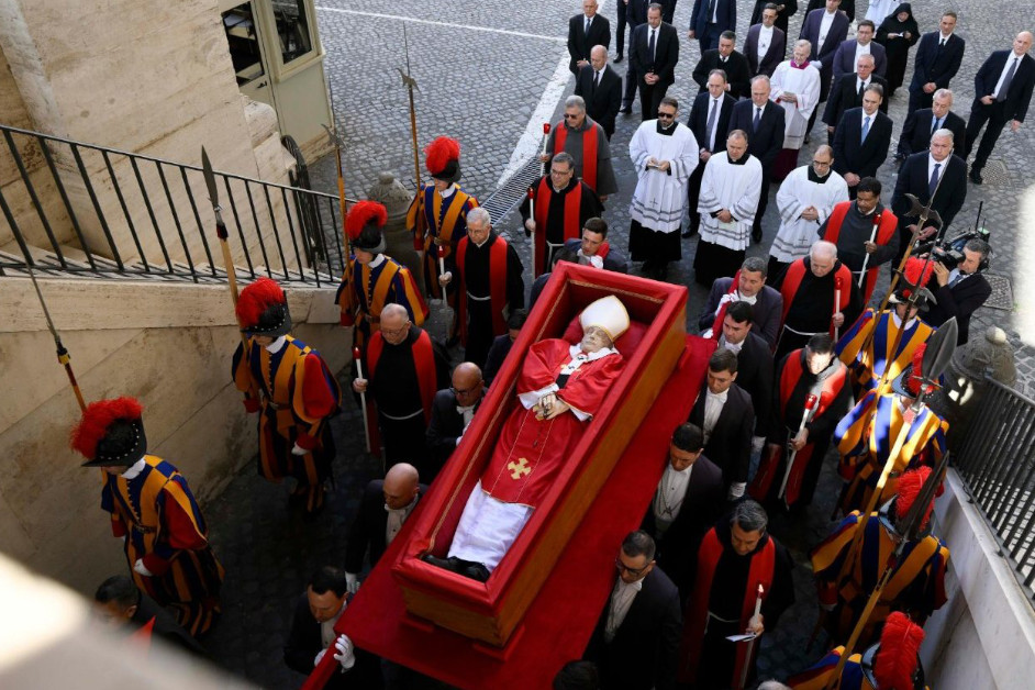 Przeniesienie ciała papieża Franciszka