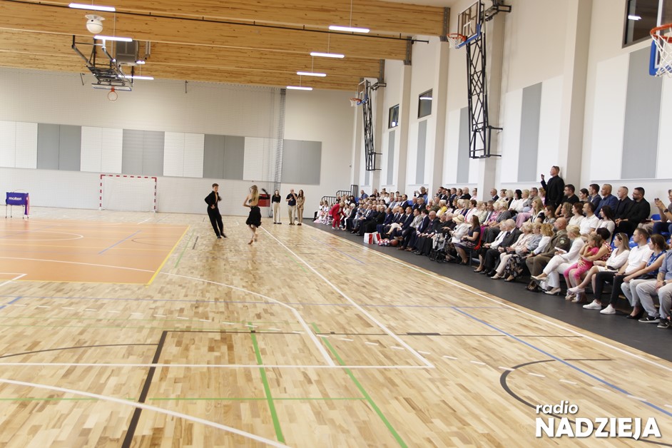 Łomża: Nowa hala sportowa przy SP nr 5 została oficjalnie otwarta