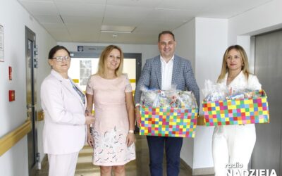 Łomża: Pacjenci ze Szpitala Wojewódzkiego otrzymali prezenty