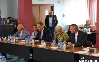 Łomża: Nadzwyczajna sesja rady miasta w związku z wystąpieniem bakterii