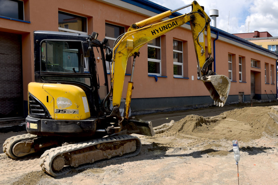 Powiat Kolneński: Wakacyjne inwestycje w szkoły. ZST zmieni się nie do poznania