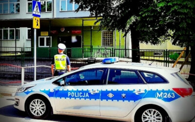 Łomża: Policjanci prowadzą kontrole w rejonach szkół. „Aby droga była bezpieczna”