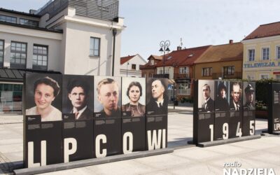Łomża: Wystawa „Lipcowi 1945. Twarze Obławy Augustowskiej” na Starym Rynku