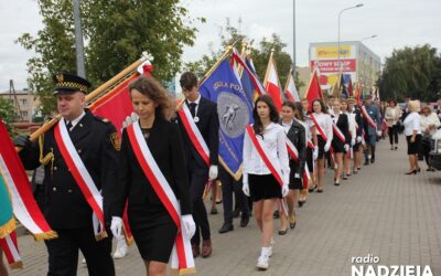 Łomża: Szósty Marsz Sybiru zgromadził tłumy. Setki mieszkańców oddały hołd ofiarom ZSRR