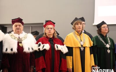 Łomża: Akademia Łomżyńska rozpoczęła rok. Stypendia prezydenta dla najlepszych studentów