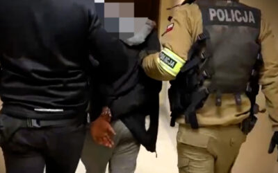 Ostrołęka: Policjanci zatrzymali 27-latka poszukiwanego dwoma listami gończymi