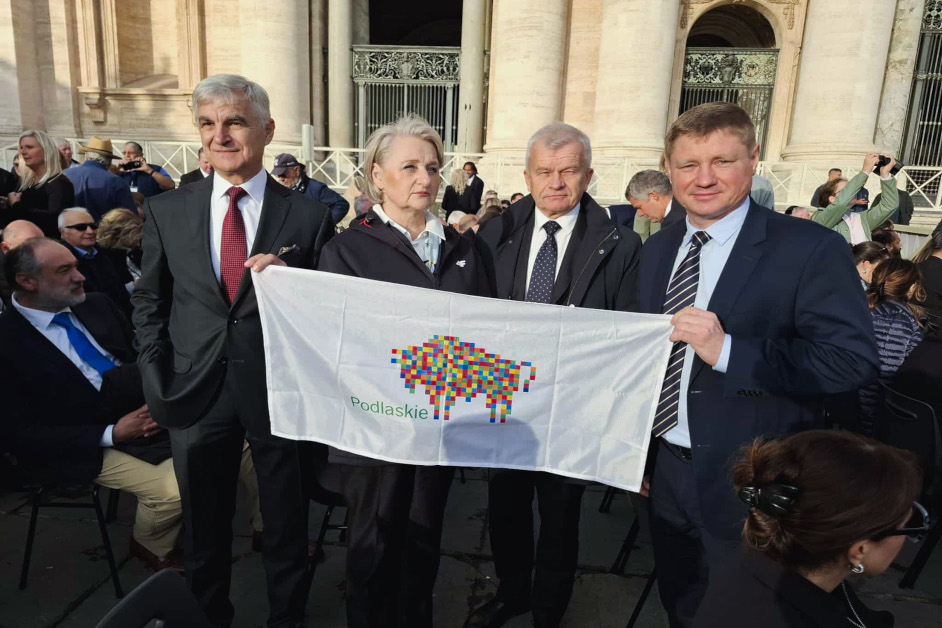 Podlaskie: Członkowie Zarządu Województwa Podlaskiego na audiencji u papieża Leona