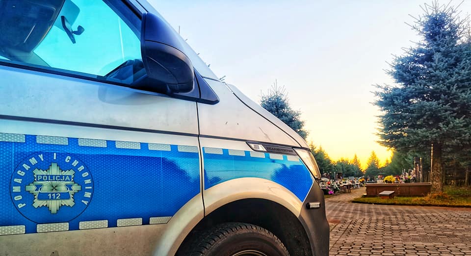 Policja cmentarz