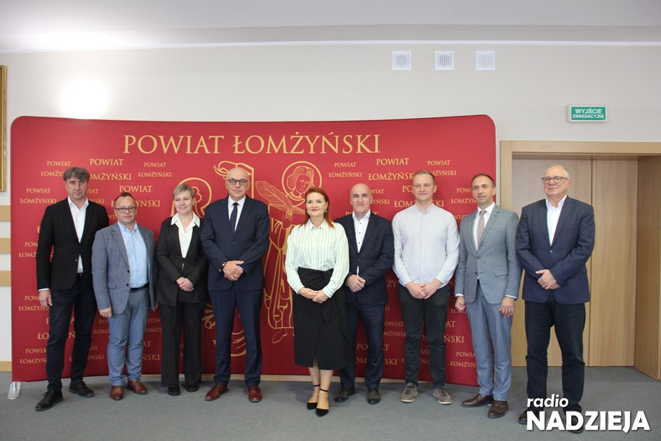 Powiat Łomżyński: Trzy kolejne drogi powiatowe zostaną wyremontowane