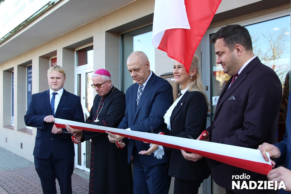 Łomża: Uroczyste otwarcie biura poselskiego Bogumiły Olbryś i Jacka Sasina