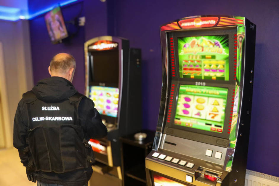Region: Nielegalne automaty do gier przejęte przez funkcjonariuszy KAS