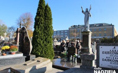Łomża: Dzień Zaduszny – Czas zadumy i pamięci o bliskich zmarłych