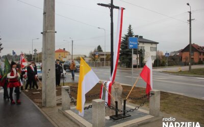 Gmina Śniadowo: Odnowiony krzyż jubileuszowy został poświęcony