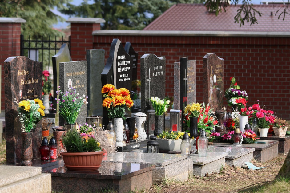 Łomża: MPGKiM: Ponad 60 ton śmieci na cmentarzach po Uroczystościach Wszystkich Świętych