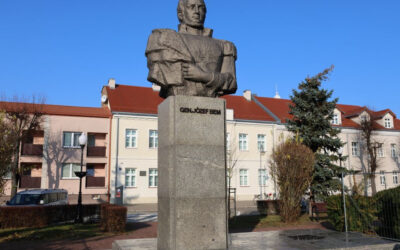 Ostrołęka: Pomnik Józefa Bema zyskał nowy blask!