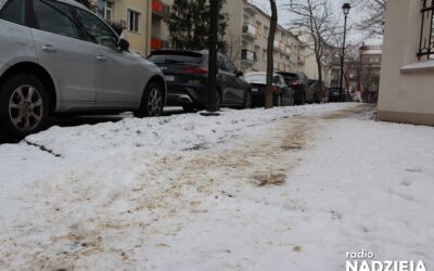 Łomża: Atak zimy. „Służby utrzymania dróg zadziałały na 100 procent”