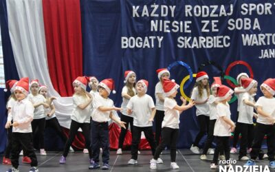 Region: Uczniowie SP w Pniewie już mogą korzystać z nowoczesnej hali sportowej!