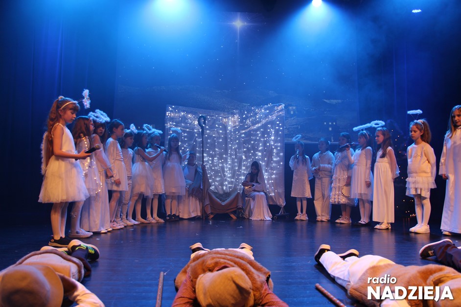 Łomża: Jasełka w Szkołach Katolickich w Łomży