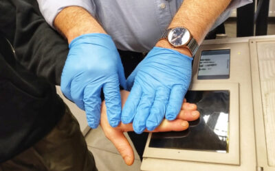 Łomża: Łomżyńscy policjanci zatrzymali w Warszawie podejrzanego o pobicie 3 osób