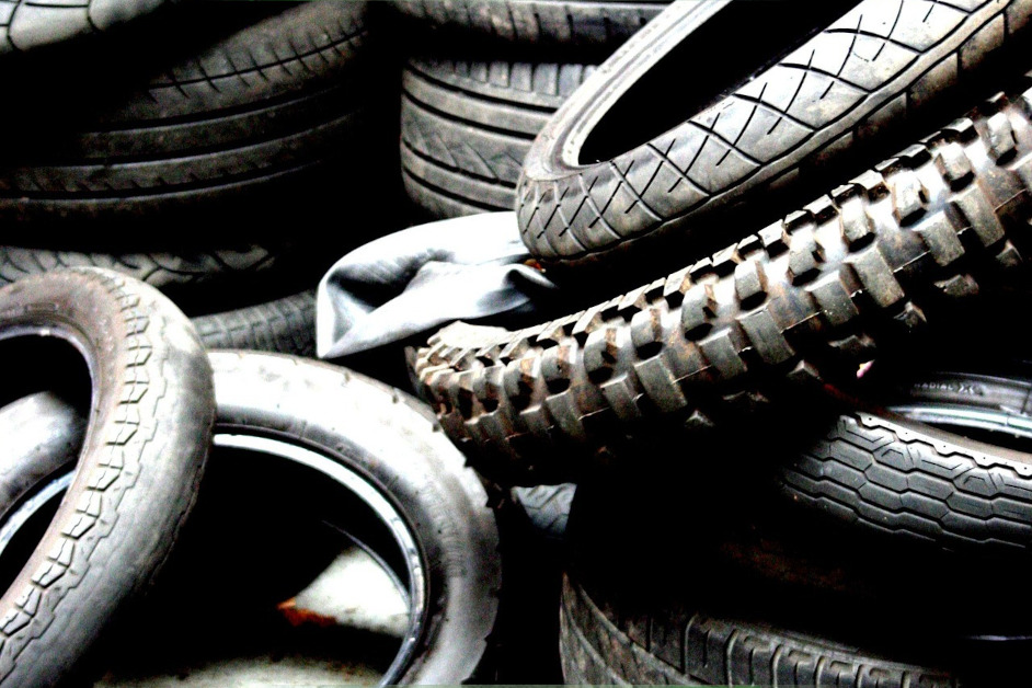 Łomża: Apel ZGO do mieszkańców. „Przynoście opony do PSZOK-u”