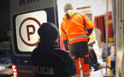 Grajewo: Policjanci pomogli wyziębionej seniorce. Zadecydowała szybka reakcja