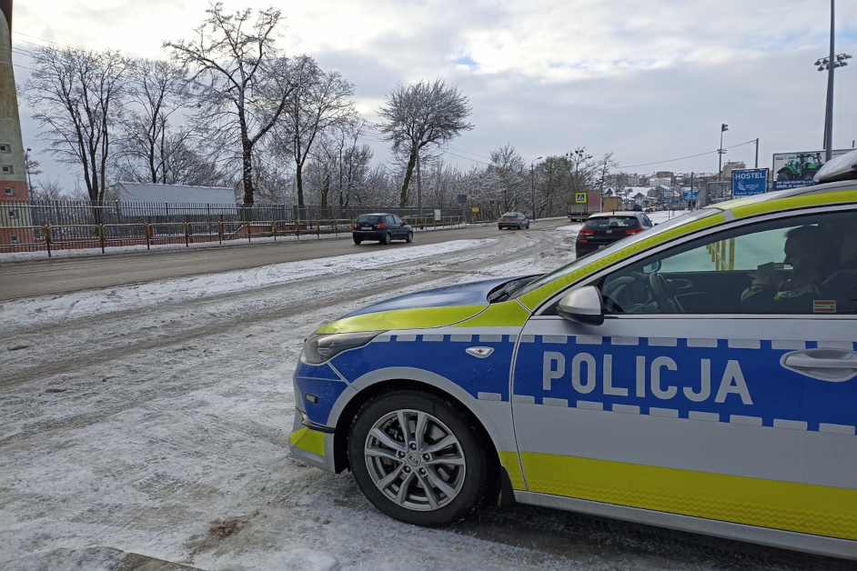 Policja patrol zima