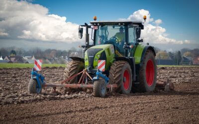 Podlaskie: Rolnicy ruszyli w pole – w tle wysokie ceny paliw i Wojna na Bliskim Wschodzie