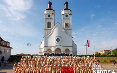 Wiara: Mszą św. w Parafii pw. Krzyża Świętego w Łomży rozpoczęto II dzień zebrania KEP