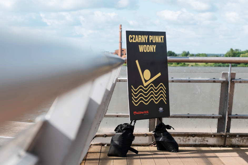 czarne punkty