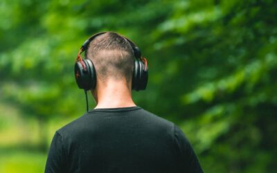 Masz dość złych wiadomości z mediów? Odkryj audiobooki, które przynoszą głęboki, wewnętrzny spokój