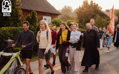 Wiara: Rodzinnie i w pojedynkę. Różne motywacje łomżyńskich pątników