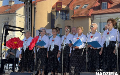 Łomża: Seniorada na Starym Rynku! Seniorzy świętują i dbają o zdrowie