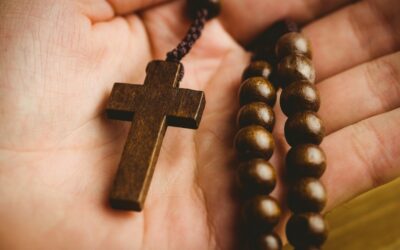 Dewocjonalia: Kiedy kupić dewocjonalia? Okazje, na które warto wybrać religijny prezent