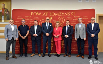 Powiat Łomżyński: Umowy na remonty kolejnych odcinków dróg